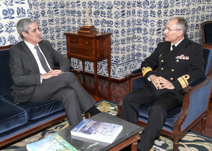 Diretor-geral do Instituto Hidrográfico recebe o Inspetor-geral da Defesa Nacional