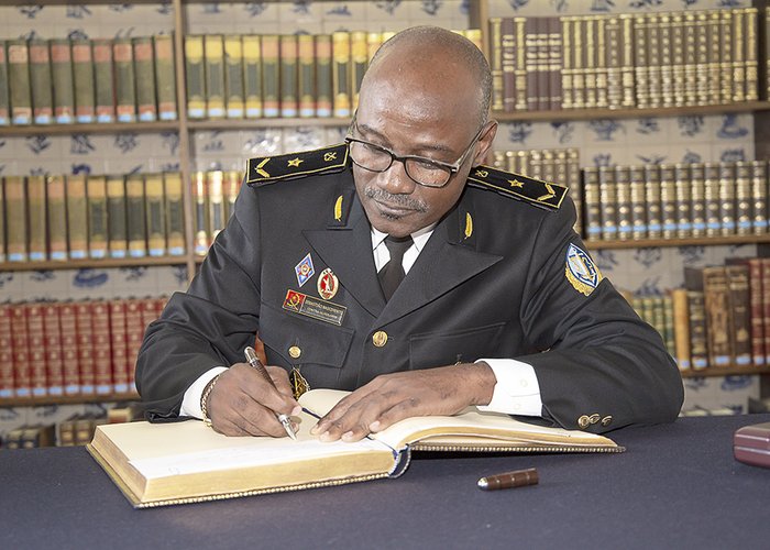 Instituto Hidrográfico recebe a visita da Delegação da Marinha de Guerra de Angola