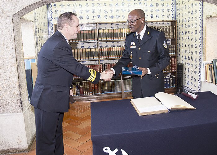 Instituto Hidrográfico recebe a visita da Delegação da Marinha de Guerra de Angola