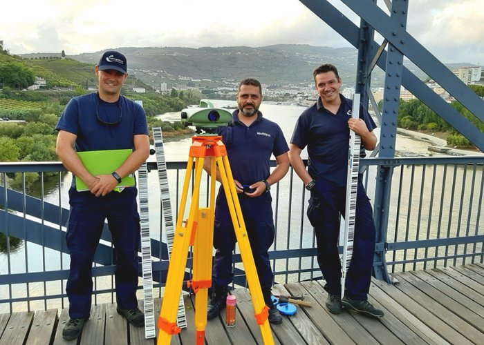 A Brigada Hidrográfica iniciou um levantamento topográfico na Via Navegável do Douro