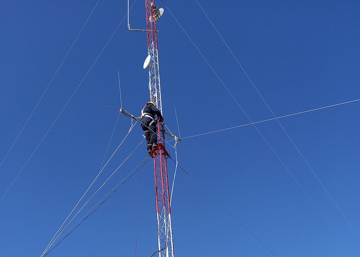 Instalação da antena recetora da boia ondógrafo de Olhão
