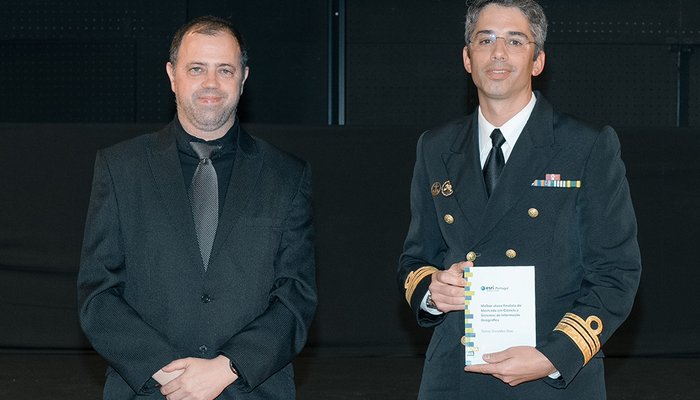 Hidrógrafo do Instituto Hidrográfico recebeu prémio de melhor aluno finalista de mestrado da Nova IMS