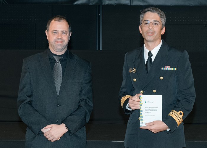 Hidrógrafo do Instituto Hidrográfico recebeu prémio de melhor aluno finalista de mestrado da Nova IMS