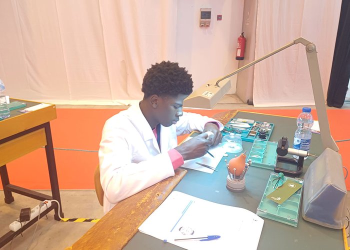 Mestre relojoeiro do Instituto Hidrográfico é jurado do WorldSkills Portugal