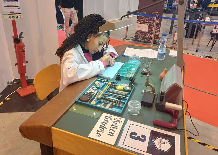 Mestre relojoeiro do Instituto Hidrográfico é jurado do WorldSkills Portugal