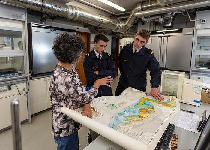 Instituto Hidrográfico recebe visita de alunos do Mestrado de Administração Naval