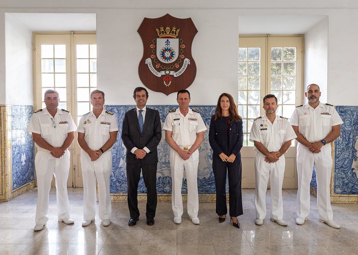 Secretário de Estado Adjunto da Política da Defesa Nacional visita o Instituto Hidrográfico