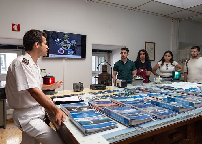 Instituto Hidrográfico recebe visita de alunos do Instituto Superior Técnico