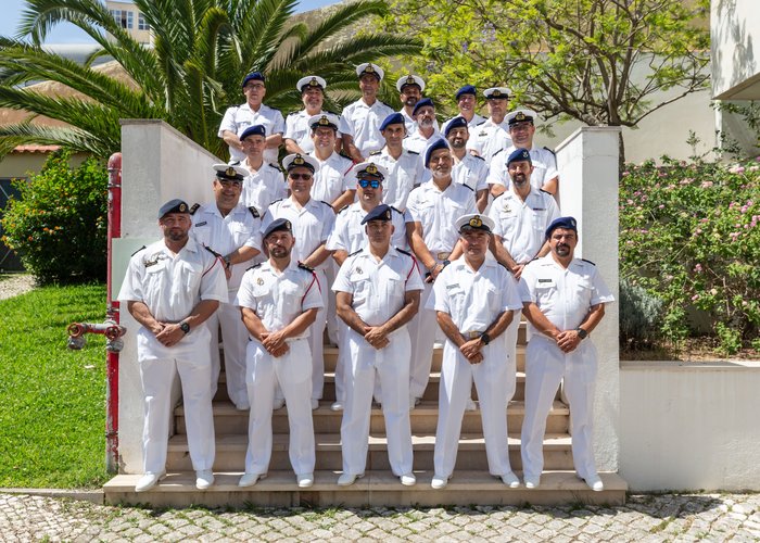 Curso de Promoção a Sargento-chefe visita o Instituto Hidrográfico