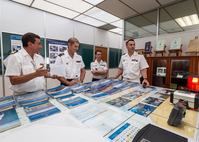 Instituto Hidrográfico recebe visita da delegação do SHOM