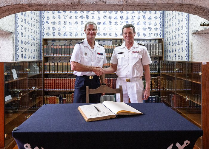 Instituto Hidrográfico recebe visita da delegação do SHOM