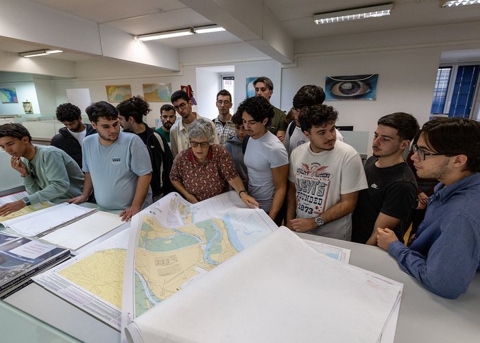 Hydrographic Institute welcomes students from the Infante D. Henrique Nautical School