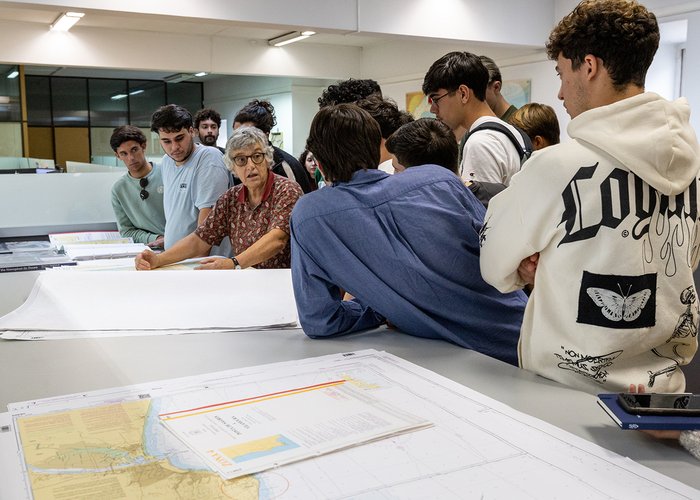 Hydrographic Institute welcomes students from the Infante D. Henrique Nautical School