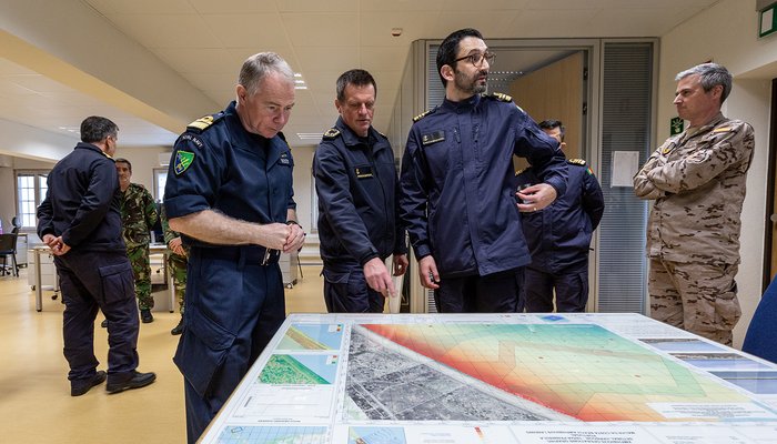 Instituto Hidrográfico recebe visita do Segundo Comandante da STRIKFORNATO