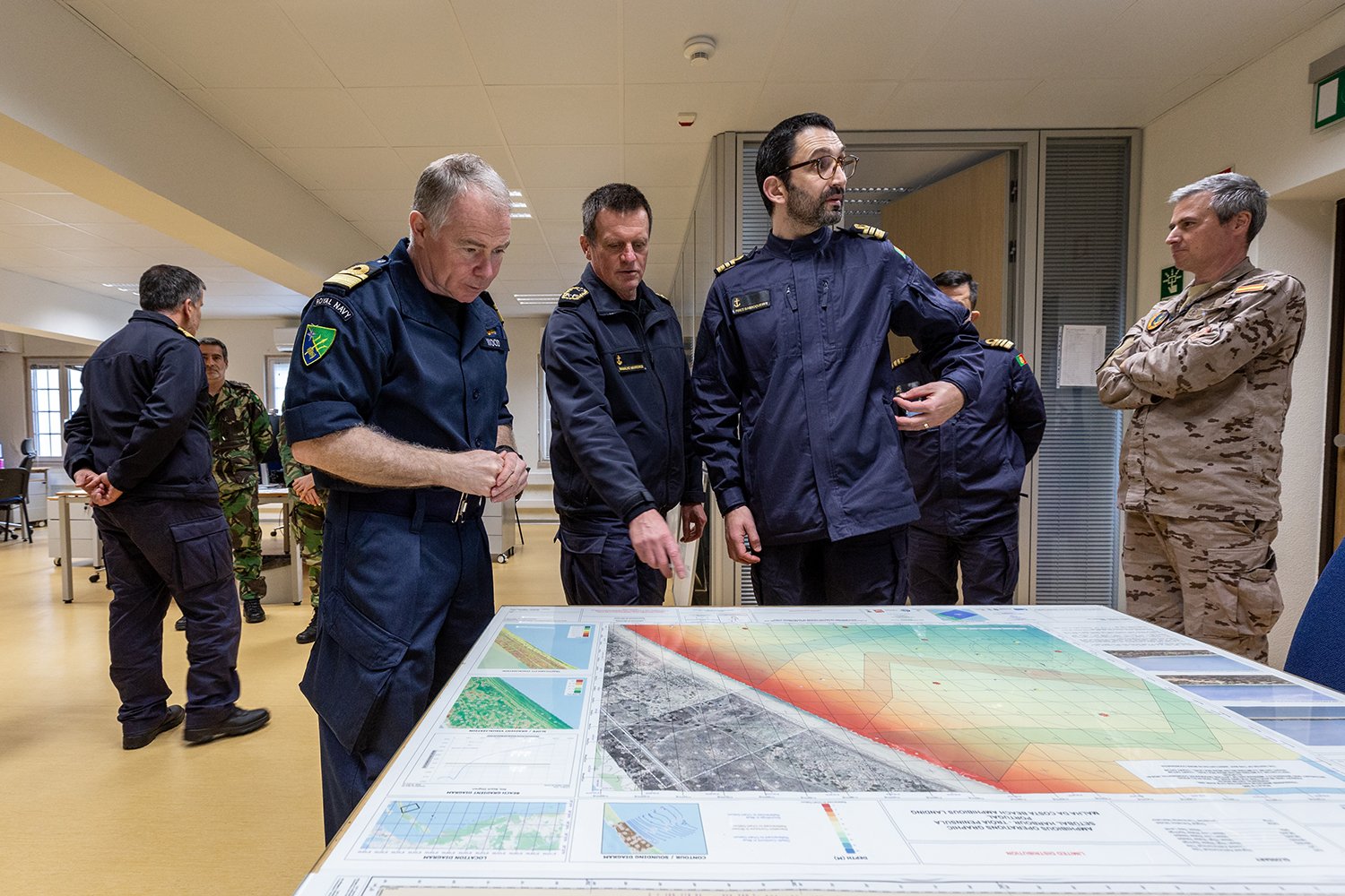 Instituto Hidrográfico recebe visita do Segundo Comandante da STRIKFORNATO