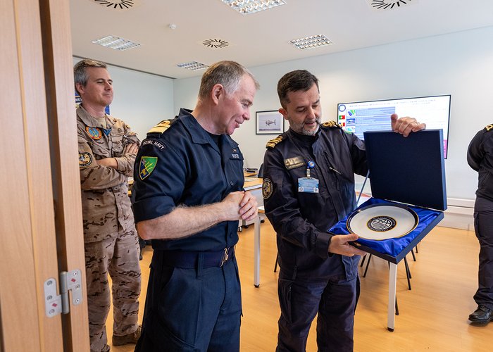 Instituto Hidrográfico recebe visita do Segundo Comandante da STRIKFORNATO