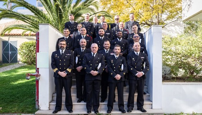 Curso de Promoção a Sargento-chefe visita o Instituto Hidrográfico