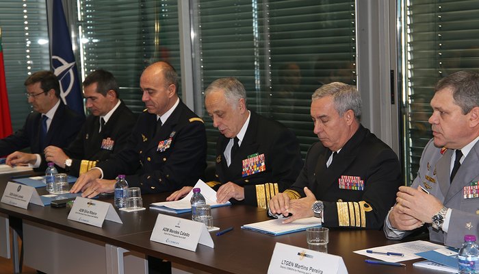 Almirante SACT visita o Centro de Excelência nacional na área do GEOMETOC marítimo