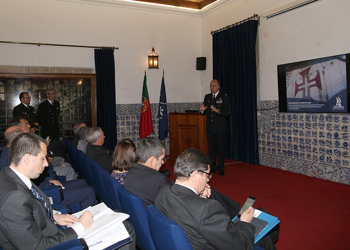 Almirante SACT visita o Centro de Excelência nacional na área do GEOMETOC marítimo