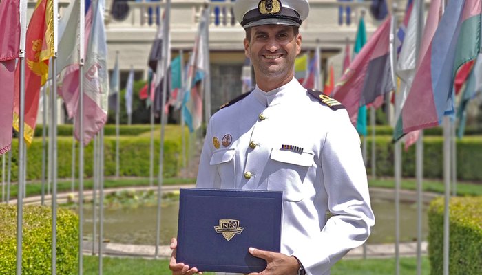 Alunos estrangeiros da Naval Postgraduate School que se graduaram em setembro de 2020