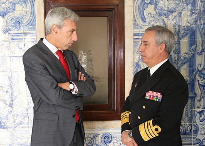 Ministro da Defesa Nacional visita o Instituto Hidrográfico