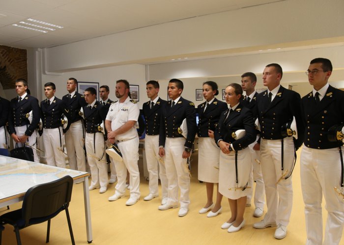 Cadetes italianos visitam o Instituto Hidrográfico