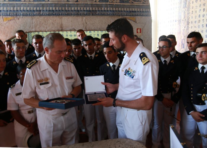 Cadetes italianos visitam o Instituto Hidrográfico