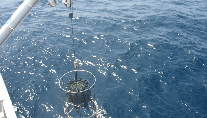 Colheita de Água multiníveis - Sistema CTD/Rosette