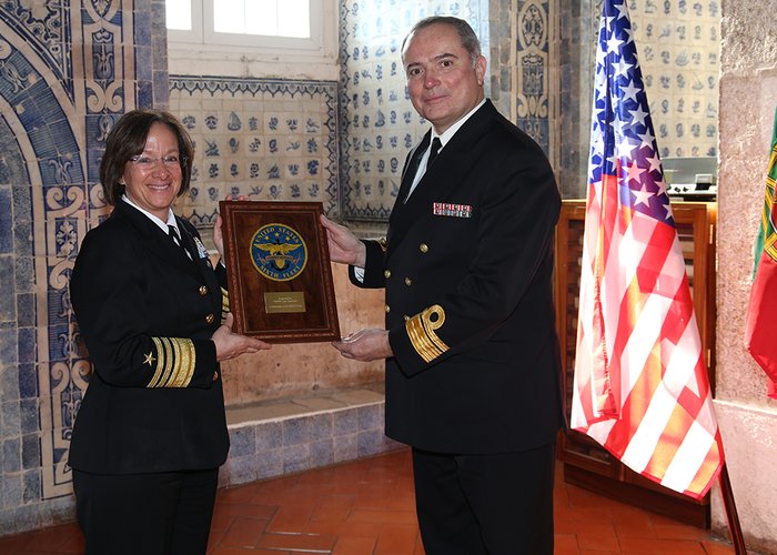 Comandante da 6ª Esquadra e da STRIKFORNATO visita o IH