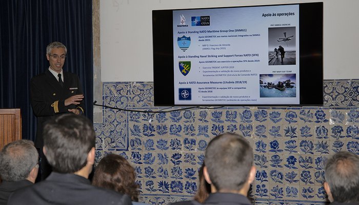 Delegação do MNE visita o Centro GEOMETOC Marítimo