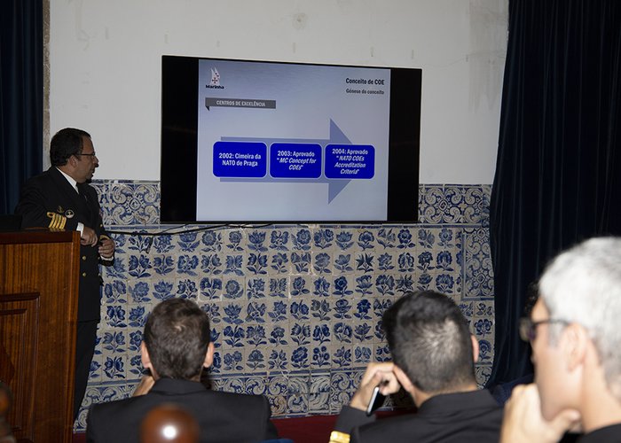 Delegação do MNE visita o Centro GEOMETOC Marítimo