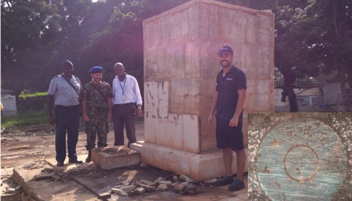 Descoberta da Marca de Nivelamento junto ao Monumento a Diogo Gomes 