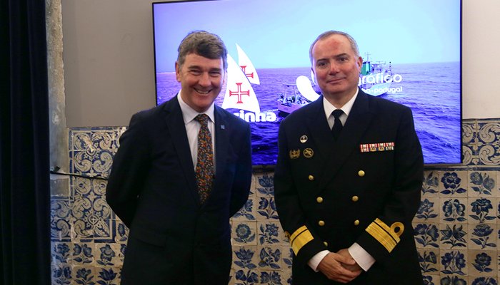 Dr. Peter Heffernan (esquerda) e CALM Carlos Ventura Soares