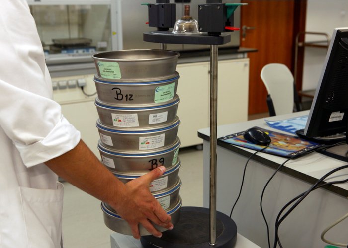 Granulometria (análise ao tamanho do grão) por peneiração