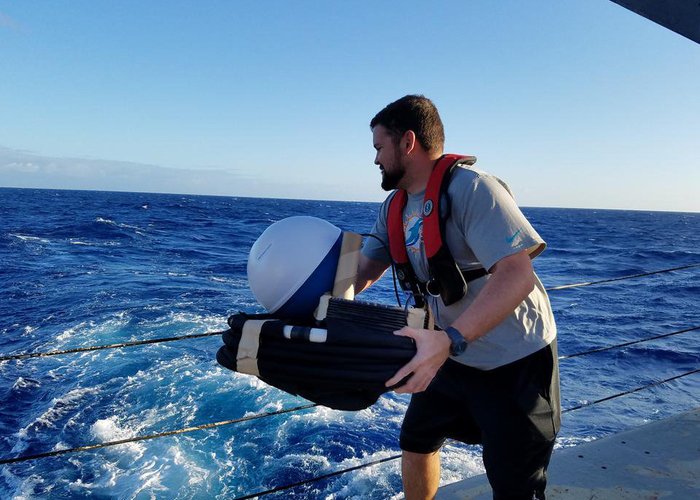 Projeto científico entre o Instituto Hidrográfico, o NRP Sagres e a NOAA