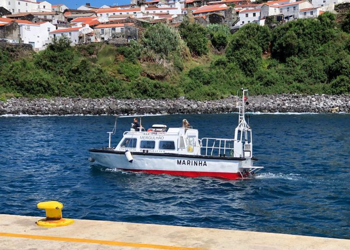 Equipa da BH na ilha do Corvo, juntamente com o agente Penteado da Autoridade Marítima - 2019