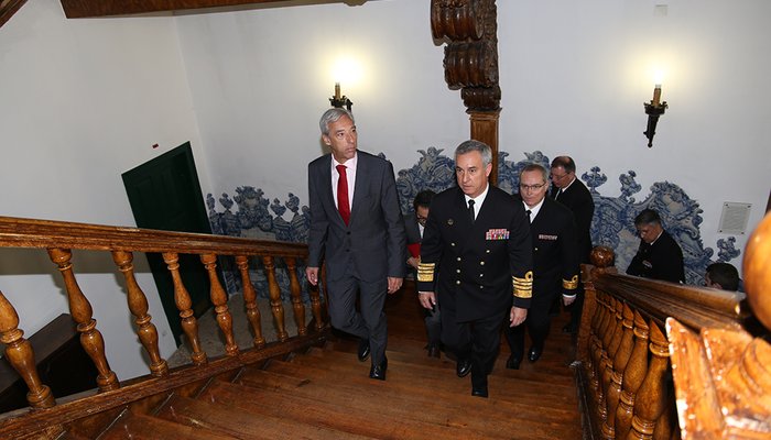 Ministro da Defesa Nacional visita o Instituto Hidrográfico