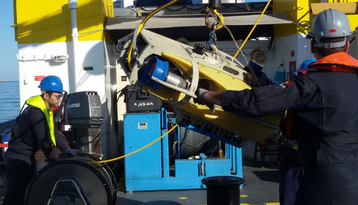 Missão de treinos de equipamentos utilizados na deteção e identificação de objectos no fundo do mar