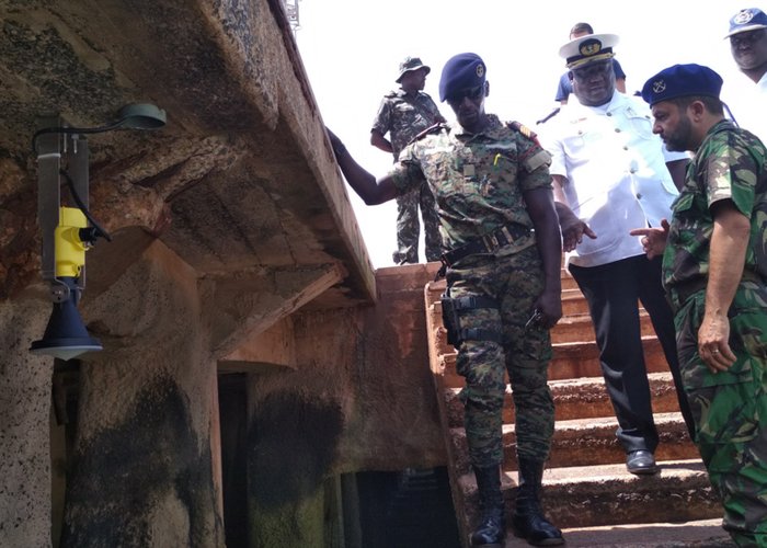 Visita do CEMA da Guiné aos trabalhos do IH em curso
