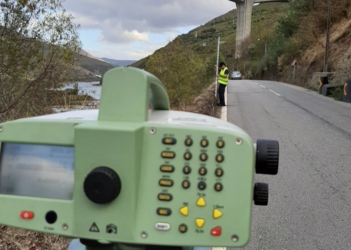 A Brigada Hidrográfica iniciou um levantamento topográfico na Via Navegável do Douro