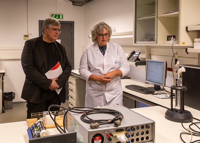 Presidente da Câmara do Seixal visita o Instituto Hidrográfico