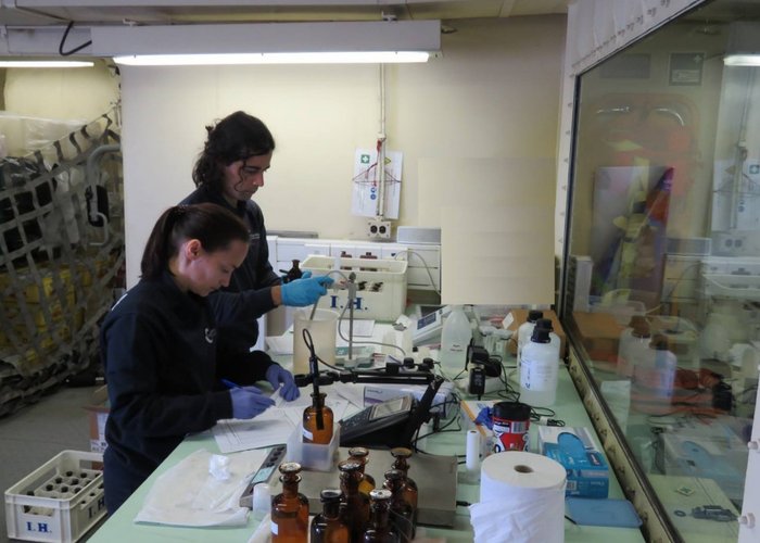 Navio hidrográfico participa em projeto de investigação marinha no Algarve