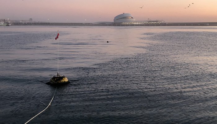 Recuperação da boia ondógrafo que se encontrava à deriva.