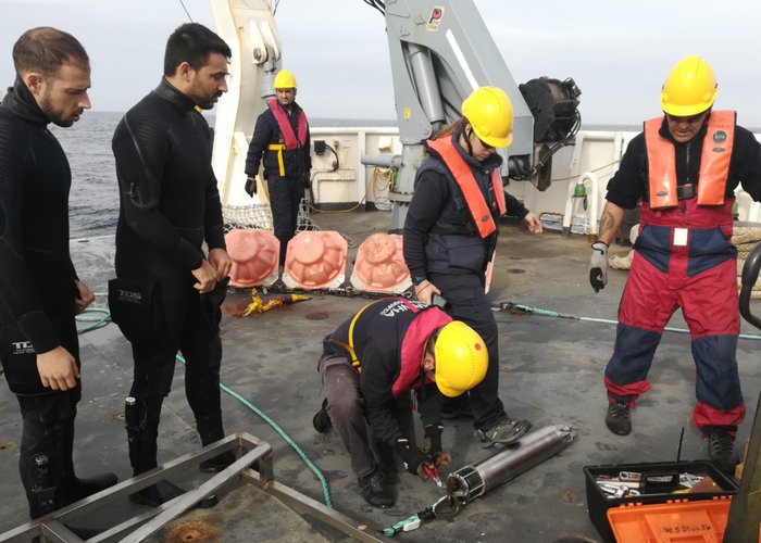 Recuperação e fundeamento de boias multiparamétricas