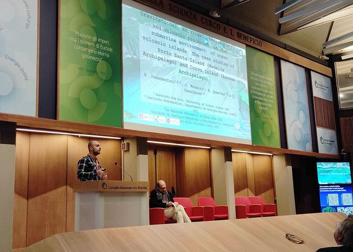 Bolseiro do Instituto Hidrográfico distinguido por publicação científica