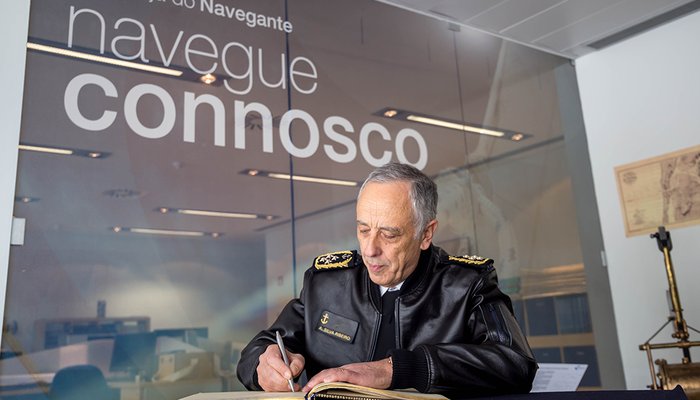 Visita Oficial do Almirante CEMA AMN ao Instituto Hidrográfico