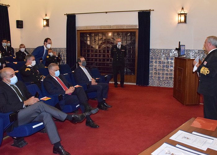 Instituto Hidrográfico recebe visita de secretários de estado