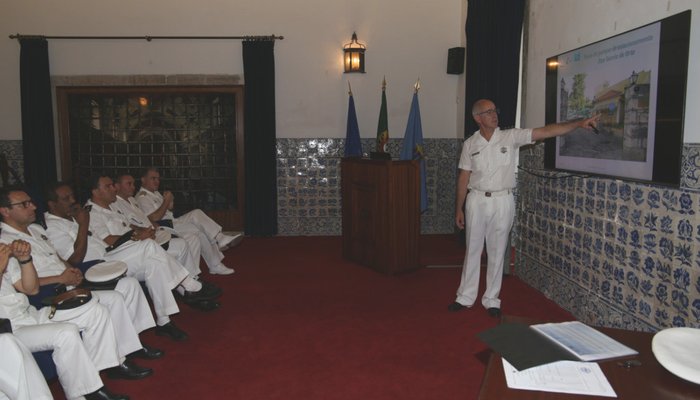 Visita do Curso Complementar de Formação Técnico-Profissional do Pessoal do Quadro da PEM