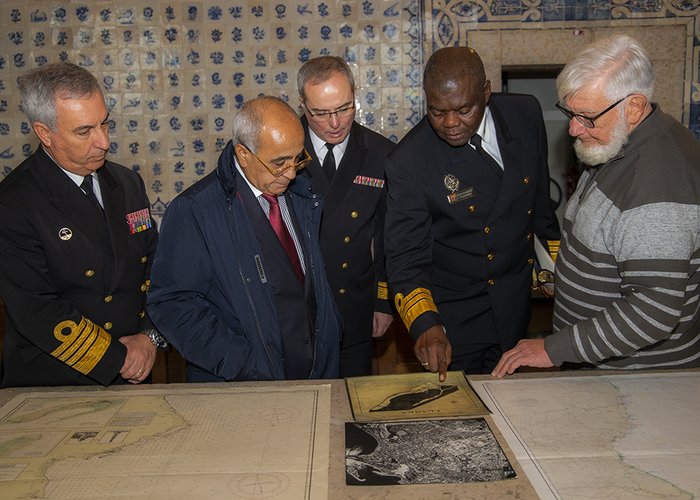 Visita do Ministro da Defesa de Angola ao IH