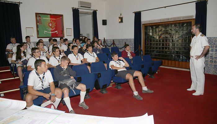 Visita dos Escuteiros Marítimos do Corpo Nacional de Escutas ao IH